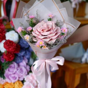 ช่อกุหลาบเงินโทนหรูละมุน