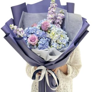 ช่อไฮเดรนเยียฟ้าพาสเทลหวานละมุน