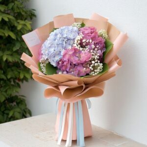 ช่อไฮเดรนเยียชมพูฟ้าโทนอ่อน