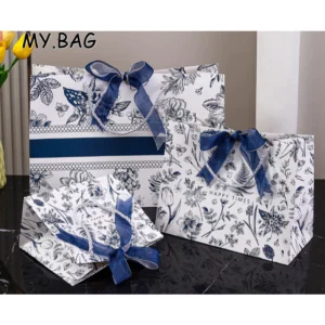 ถุงกระดาษหูหิ้วลายดอกไม้ Happy Time สำหรับใส่ของขวัญและของรับไหว้