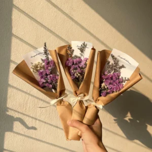 ช่อดอกไม้แห้งขนาดเล็ก สำหรับปัจฉิมและของขวัญ ห่อกระดาษคราฟท์