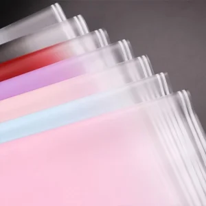 กระดาษห่อช่อดอกไม้ไล่ระดับสี กันน้ำ ขนาด 56x56 ซม. แพ็ค 20 แผ่น