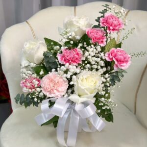 ช่อสวนดอกไม้ชมพูหวานสดใส