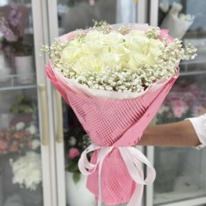 ช่อกุหลาบขาวโทนชมพูละมุน