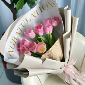 ช่อทิวลิปชมพูสไตล์เรียบหรู