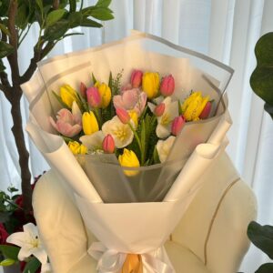 ช่อทิวลิปพาสเทลโทนแสงอ่อน